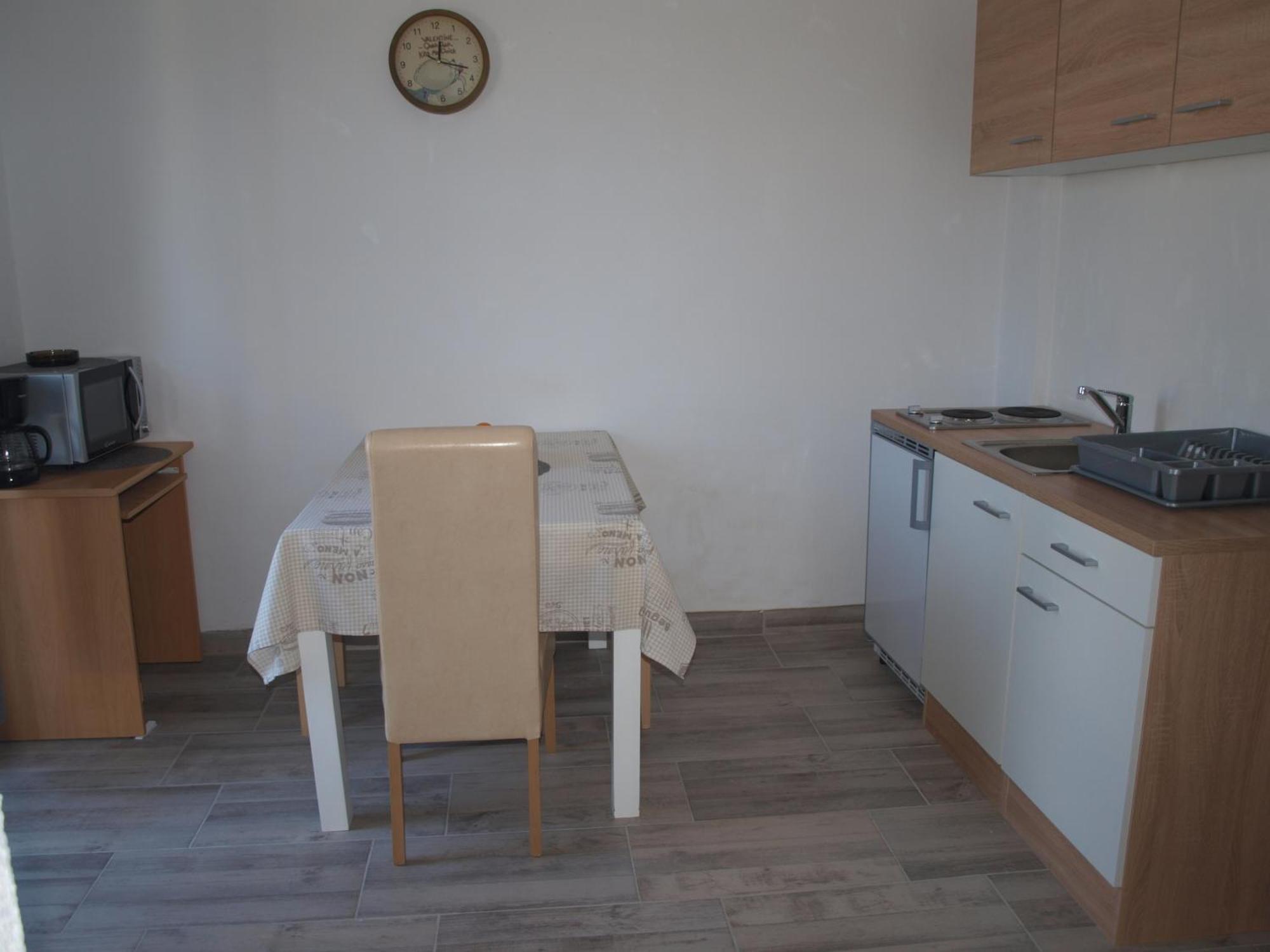 Rooms With A Parking Space Krk - 13553 Vrh  Exterior foto
